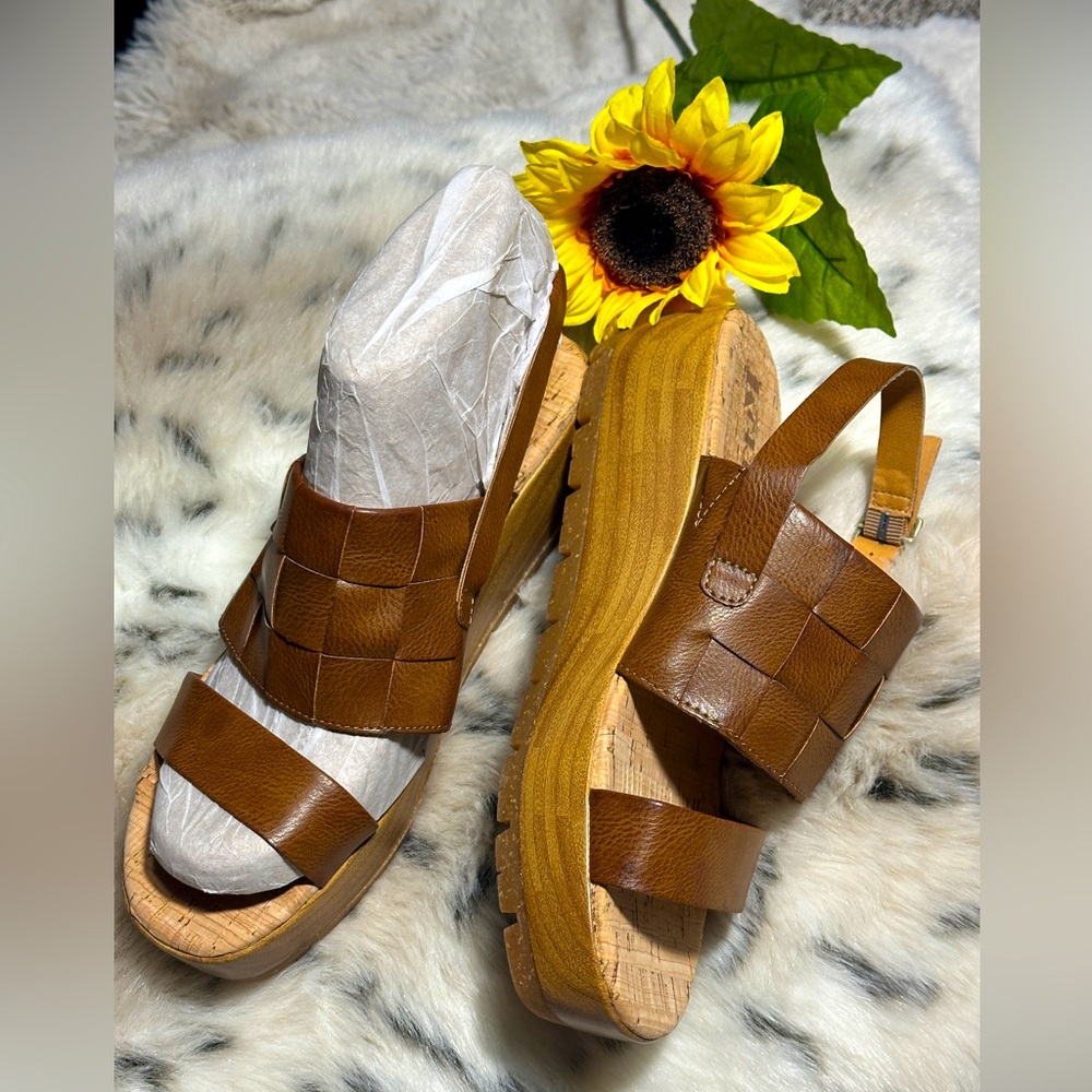 KORK Ease NWOT Women's Brown Woven Wedge Sandals 8M